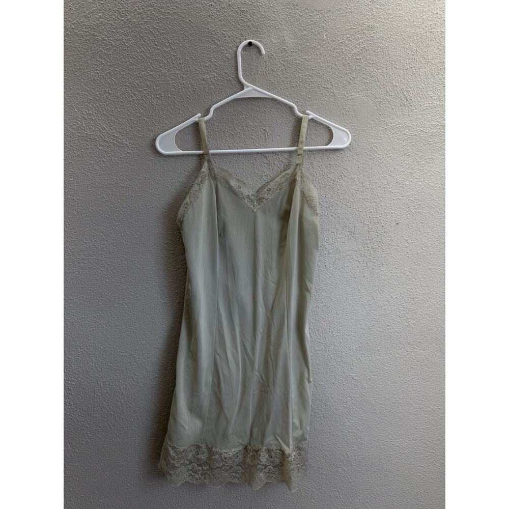 Unbranded Womens Dress Slip Size Unknown Tan V-Neck Sleeveless